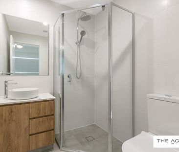 NEAR NEW STYLISH APARTMENT - Photo 6