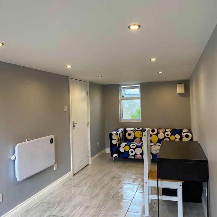 5 Bed Semi-Detached House, Broadlands Road, SO17 - Photo 1