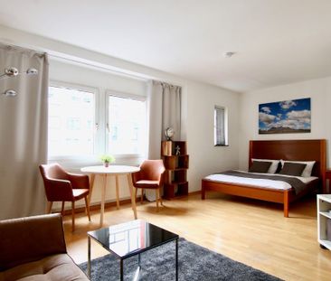 Chic möbliertes Apartment mit Aufzug im Herzen von Köln - Photo 1