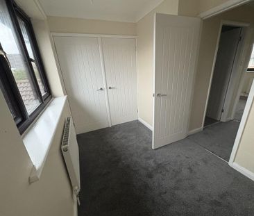 2 bedroom end of terrace house to rent - Photo 5