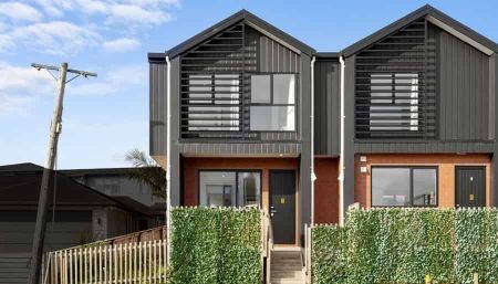 Modern Home - Photo 5