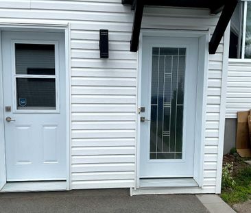 3½ tout inclus — Bas de duplex, entrée privée, stationnement, inter... - Photo 1
