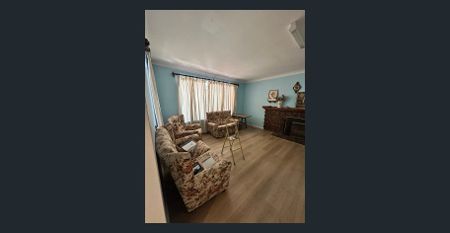 Spacious 4-Bedroom Family Home in Kelmscott - Photo 3