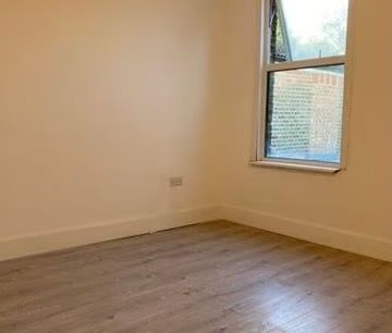 2 Bed Flat, London, E17 - Photo 2
