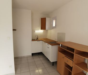 Location Appartement 2 pièces 33m² LUYNES 80ème - Photo 3