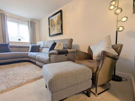 3 bedroom detached house to rent - Photo 4