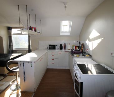 West Wycombe Road, High Wycombe - Photo 4