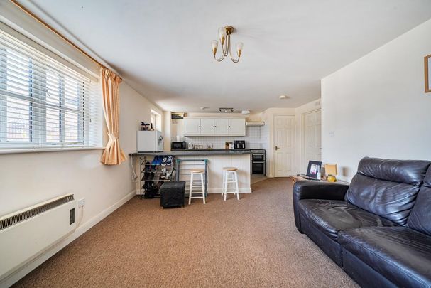1 bedroom flat to rent - Photo 1