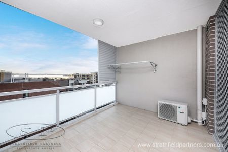 Luxury 1 bedroom apartment - Photo 3