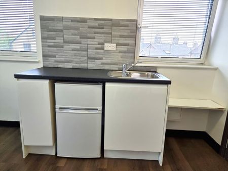 Studio to rent - Photo 2