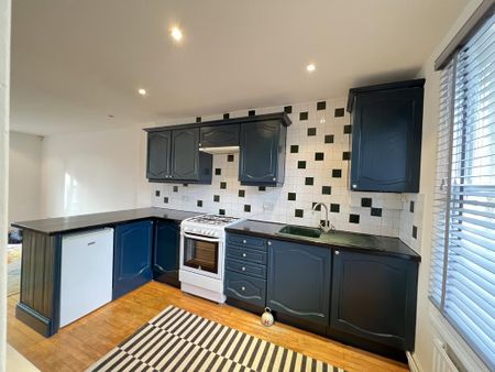 2 bedroom flat to rent - Photo 3