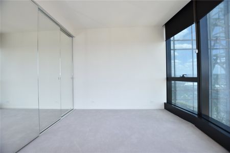 4809/70 Southbank Boulevard - Photo 2