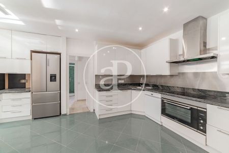 5 bedroom luxury Flat for rent in Madrid, Spain - Photo 2