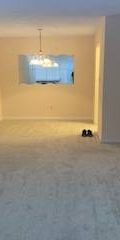 Large 2 Bedroom Condo Unit on top floor - Richmond - Photo 3