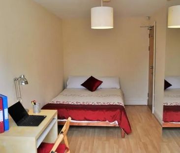 5 bedroom terraced house to rent - Photo 1
