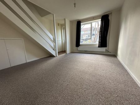 2 bedroom semi-detached house to rent - Photo 4