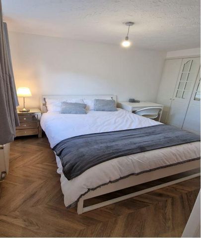 5 bedroom end of terrace house to rent - Photo 4