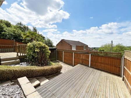 2 bedroom Semi-detached bungalow to rent - Photo 3