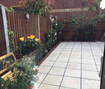 Room in a Shared House, Telegraph Place, E14 - Photo 1