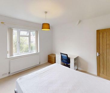 4 bedroom semi-detached house to rent - Photo 1