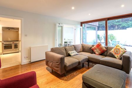 House to rent in Dublin, Dún Laoghaire - Photo 3