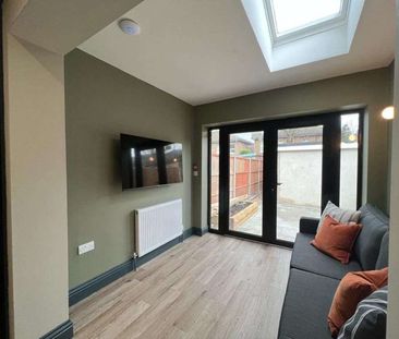 Pitcairn Road Room 4 - Photo 4