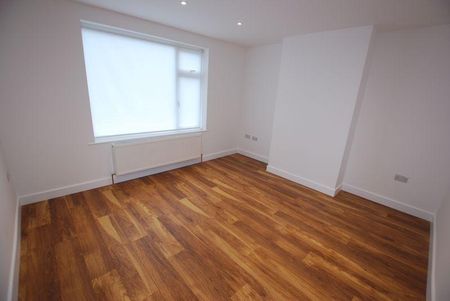 1 bedroom semi-detached house to rent - Photo 3