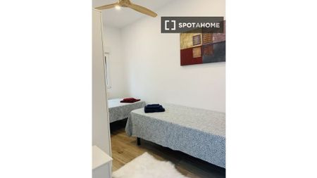 3 room luxury Flat for rent in Madrid, Spain - Photo 4