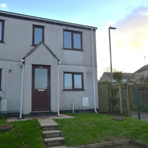 Bowling Green Court, Hayle, Cornwall, TR27 - Photo 2