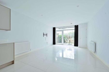 Woodford Road Wd, Watford, WD17 - Photo 2