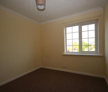 4 bedroom detached house to rent - Photo 2