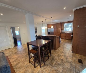 **2 BEDROOM MAIN UNIT STEPS FROM LAKE ONTARIO** - Photo 6