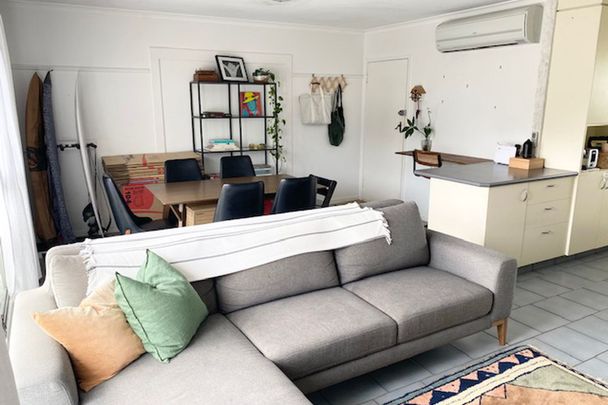 Beachfront 2-bedroom unit in Currumbin - Photo 1