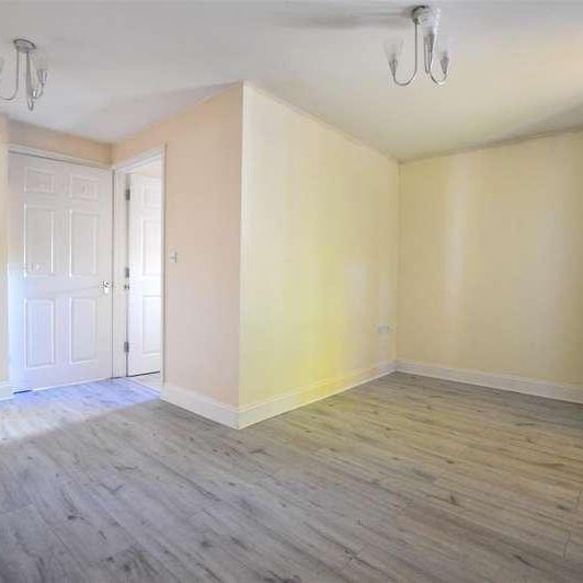 Telford Drivecippenhamsloughberkshire, SL1 - Photo 1