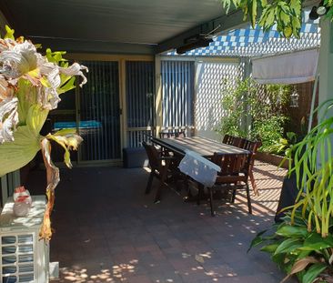A Duncraig Classic with a Private Poolside Escape - Photo 6