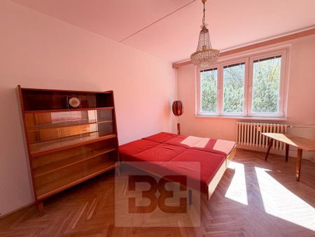 Pronájem bytu 3+1 86 m2 - Fotografie 2