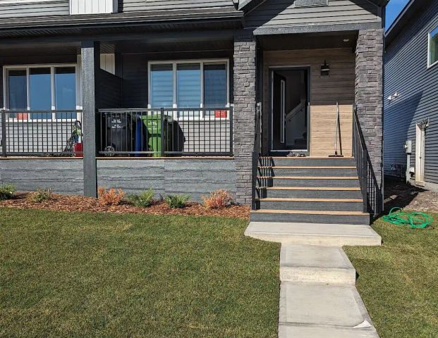 Pet Friendly 3 bedroom duplex + a den Duplex for rent in Pinecreek — 3 Bedrooms+ Den Duplex - Photo 1
