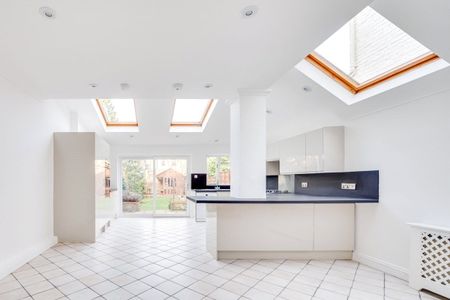 A large four double bedroom family home situated on a prime residential road in Bishops Park and refurbished to an excellent standard throughout. EPC rating D. - Photo 3