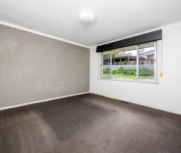 Three Bedroom Home, Close to Schools - Photo 5