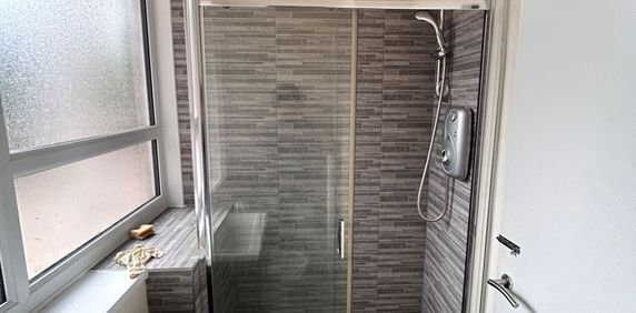 1 Bed Flat, Kirkstall Gate, LS5 - Photo 2