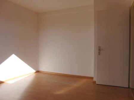 Kleine 2 Zimmer-DG-Wohnung - Photo 3