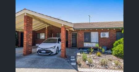 Fully Furnished! - Photo 2