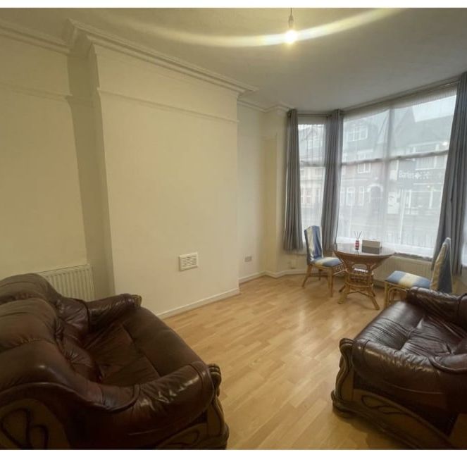 Room in a Shared House, East Park Road, LE5 - Photo 1
