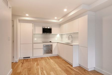 3460 Peel Street - Photo 5