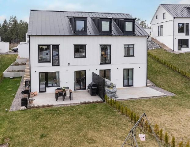 Österängsvägen 23B - Photo 1