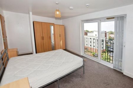 3 Bed Flat, Steele House, M5 - Photo 4