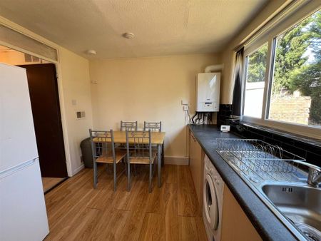 2 bedroom flat to rent - Photo 4