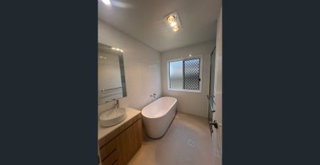 Brand New Contemporary Family Home - Photo 3