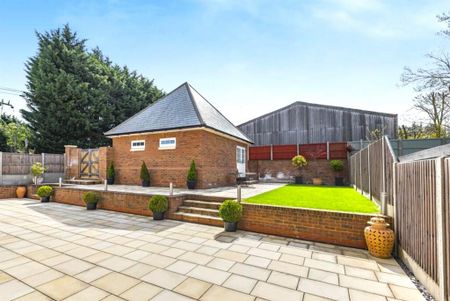 6 bedroom detached house to rent - Photo 5