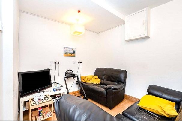 4 bedroom house to rent - Photo 1